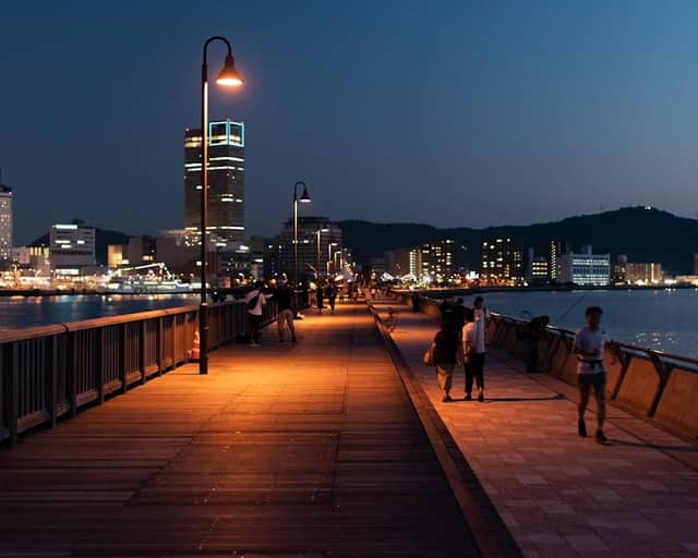 Takamatsu Harbor Tamamo Pier Lighthouse (Seto Shirube) - Image 3
