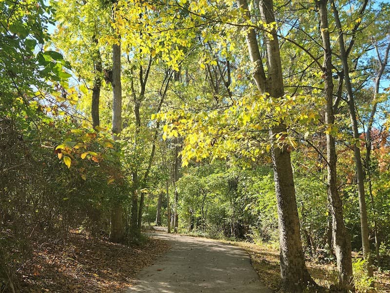 Mockingbird Park - Image 1