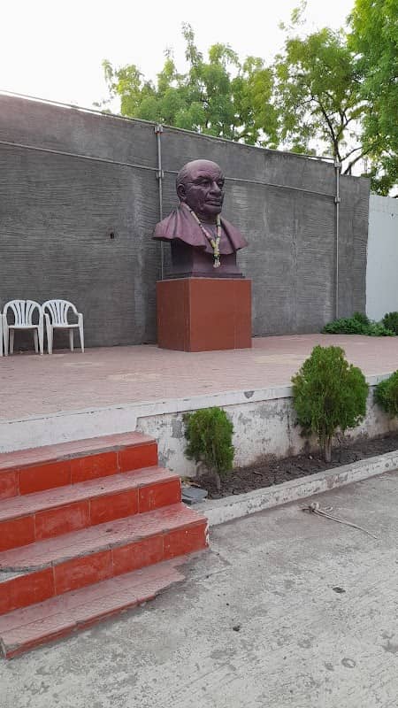 Sardar Vallabh bhai patel statue - Image 1