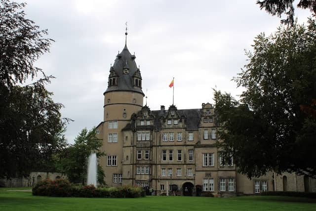 Fontänenbrunnen im Schlosspark - Image 1