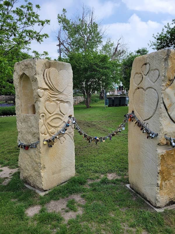 Sirena Park - Image 2