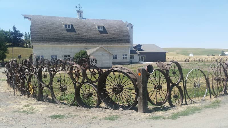 Artisans At the Dahmen Barn - Image 1