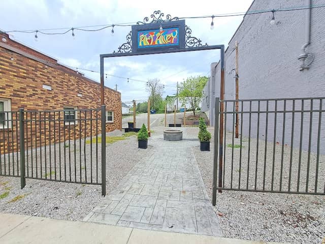 Art Alley - Image 2