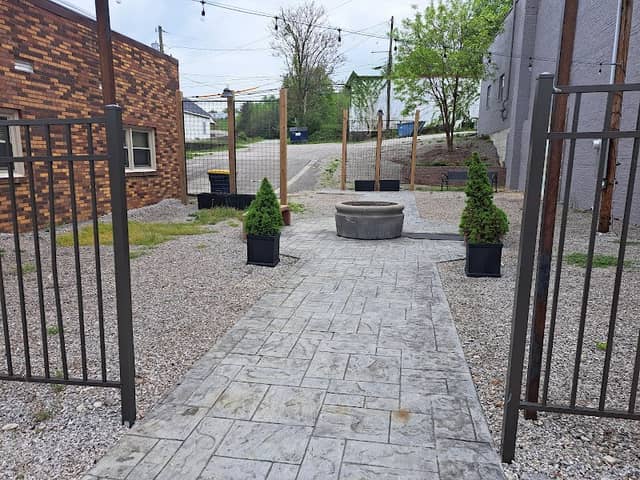 Art Alley - Image 1