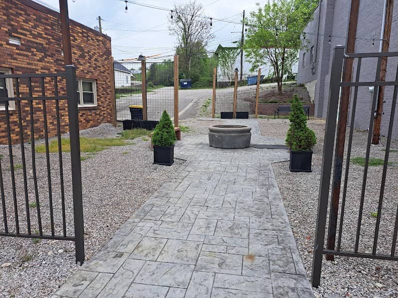 Art Alley - Image 1