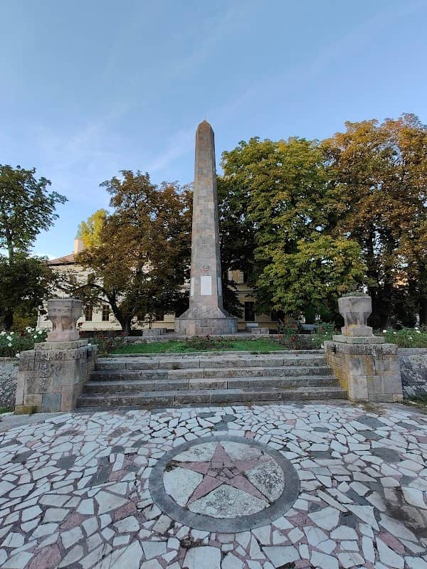 Monumentul eroului sovietic - Image 1