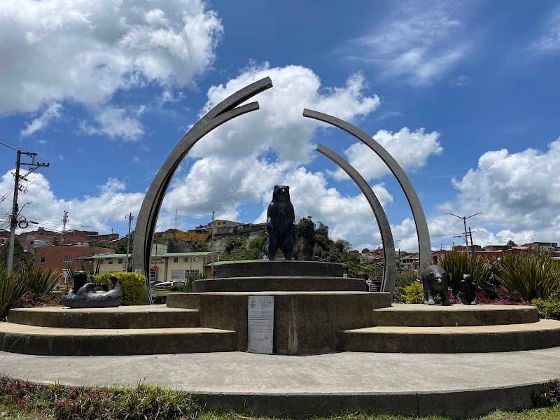 Monumento a los Osos - Image 1
