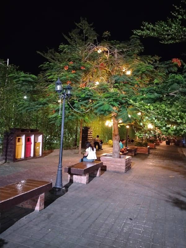 Urdaneta City People's Park - Image 1
