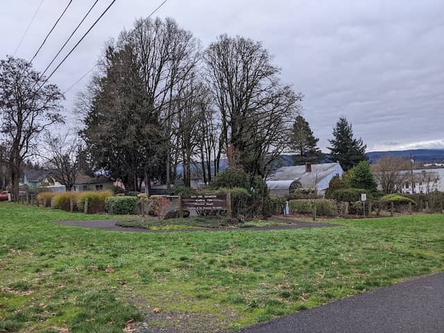Ruth Rose Richardson Memorial Park - Image 1