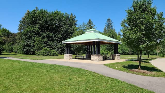 Victoria Square Playground/Splash-pad - Image 2
