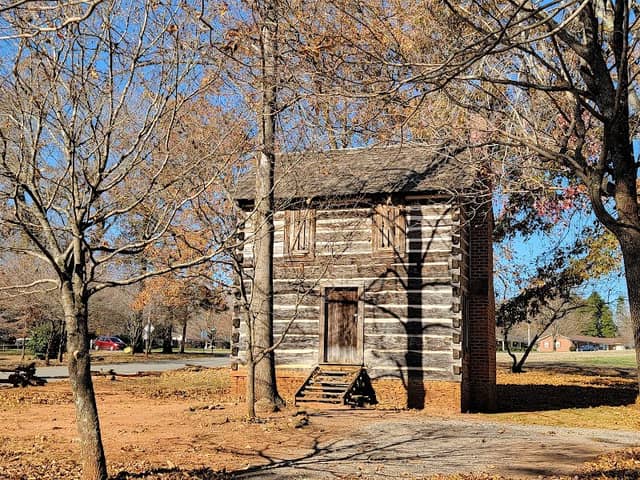 Gregory Creek Homestead - Image 2