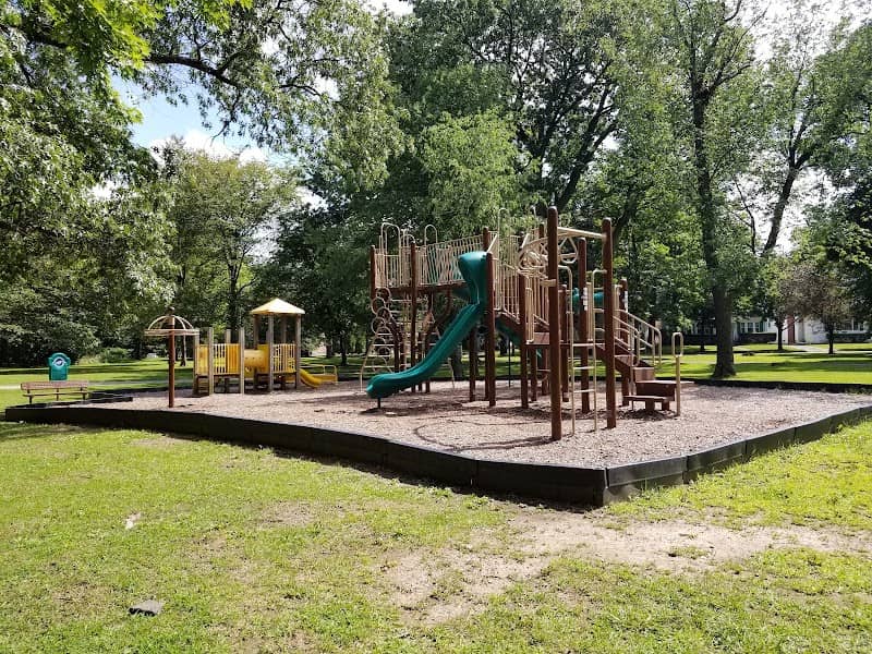 Pine Woods Park - Image 1