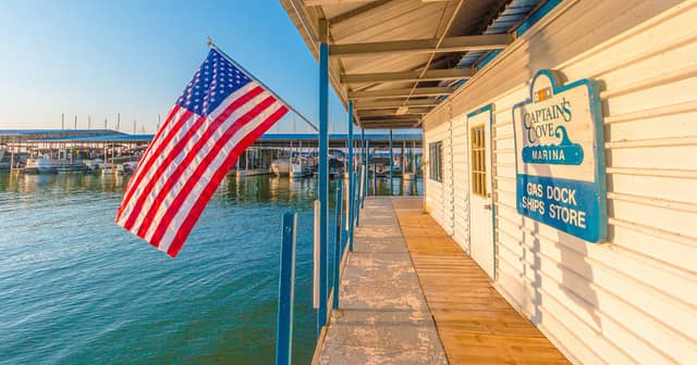 Captain's Cove Marina - Image 1