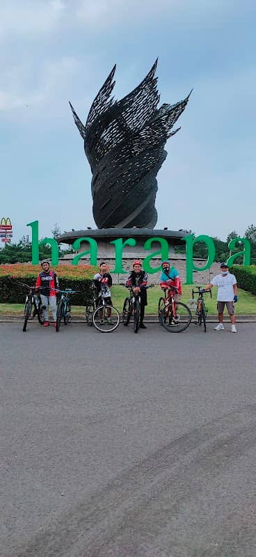 Tugu Tarian Langit - Kota Harapan Indah - Image 2