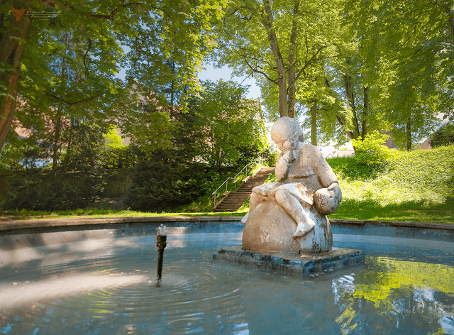 Brunnen am Hochturm - Image 1