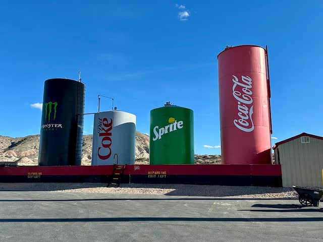 Giant Soda Cans - Image 1