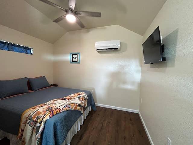 Creeks Edge Cottages - Image 1