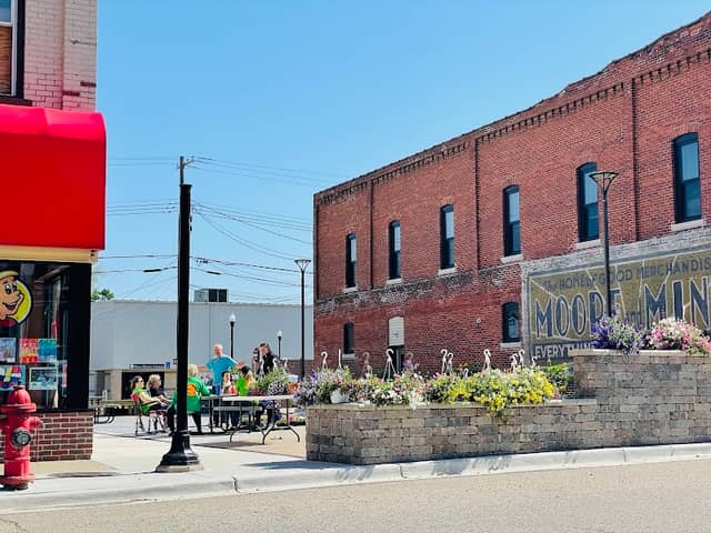 Tolan Square - Image 1