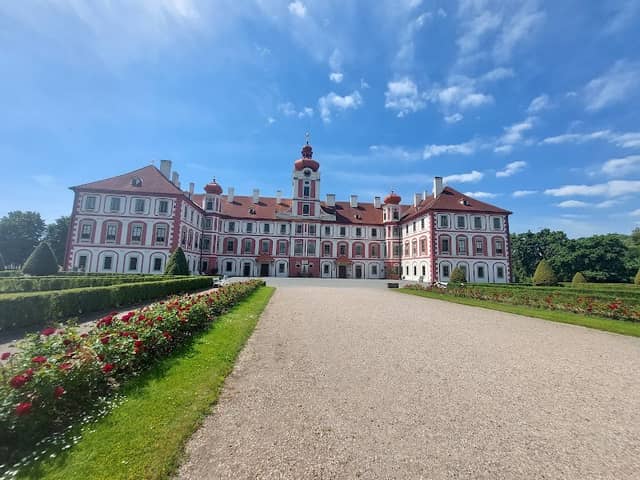 Castle Garden - Image 1