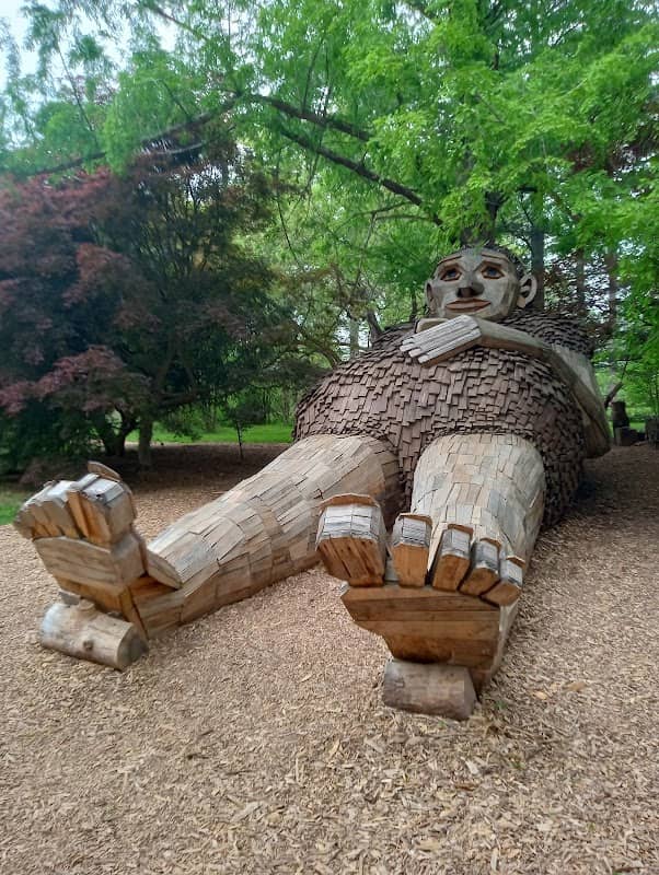 Forest Giant, Little Nis - Image 1