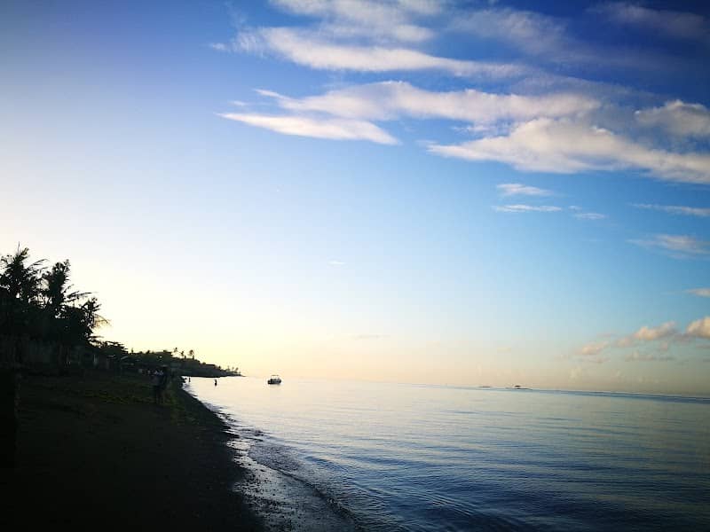 Rainbow Beach - Image 2