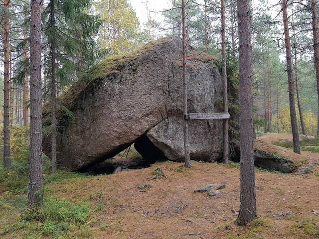 Takalevonkirkko Glacial Erratic Boulder - Image 1