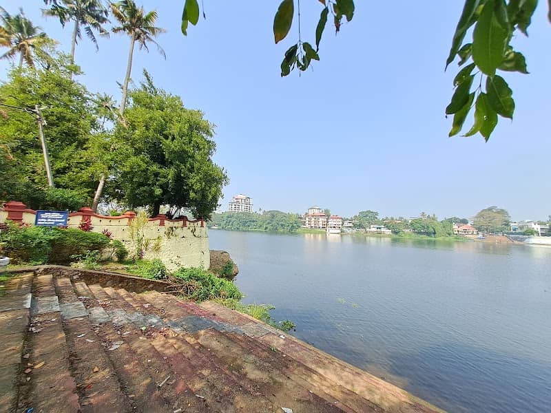 Kadathu Kadavu - Image 1