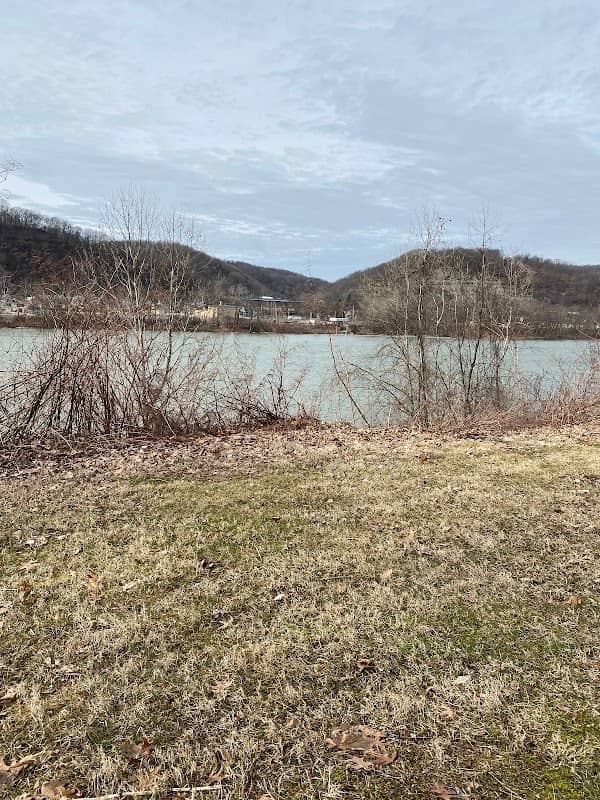 Riverside Park - Image 2