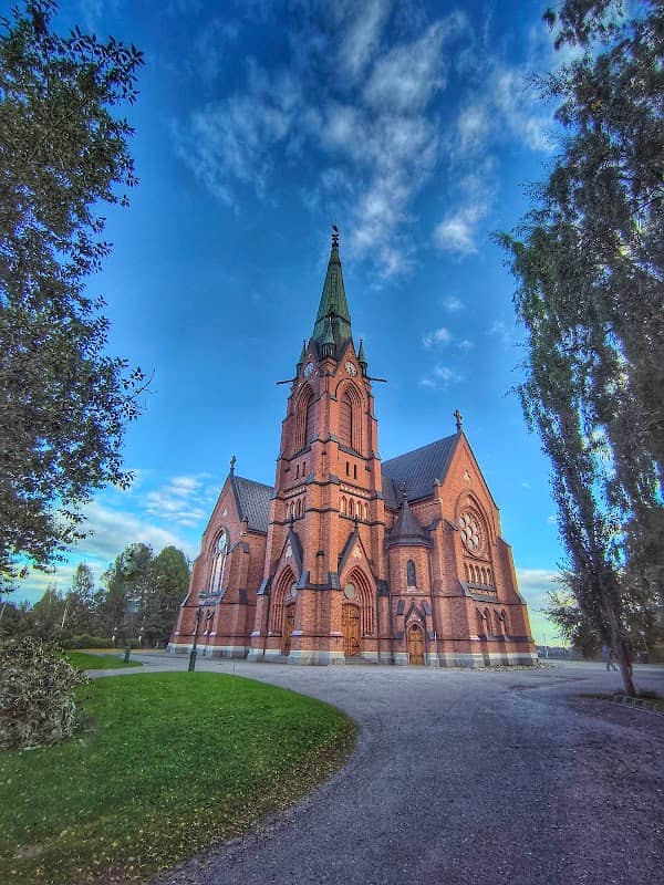 Church park - Image 1