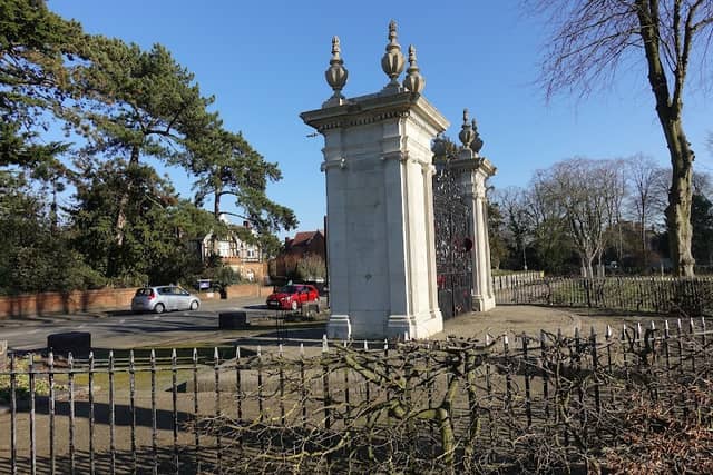 Memorial Gates - Image 2