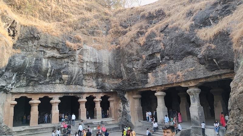 Gharapuri Fort - Image 1