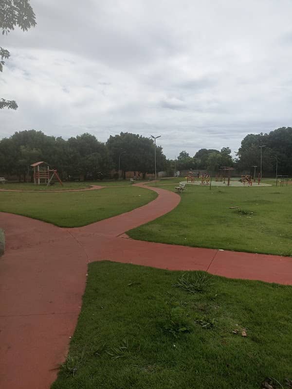 Praça Jardim Alto Paraíso I - Image 1