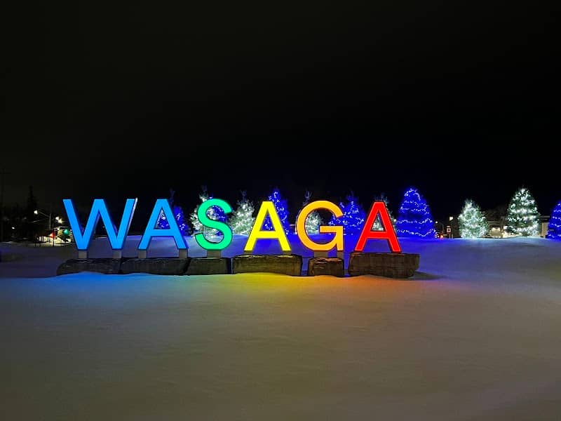 Wasaga Beach Tourist Sign - Image 1