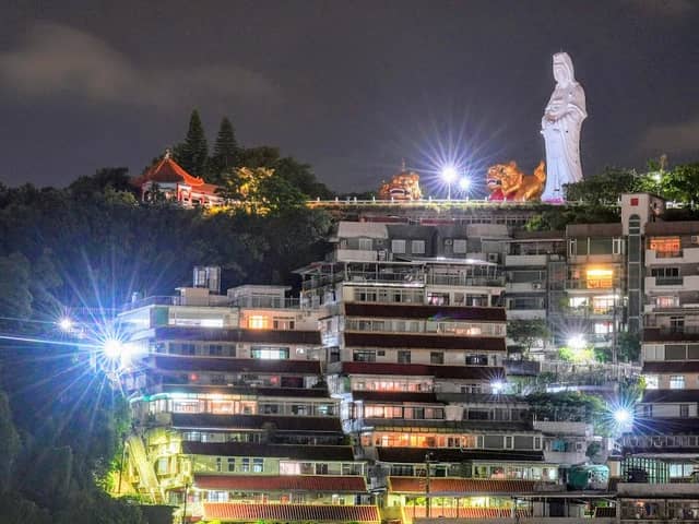 Goddess Guanyin Statue - Image 2