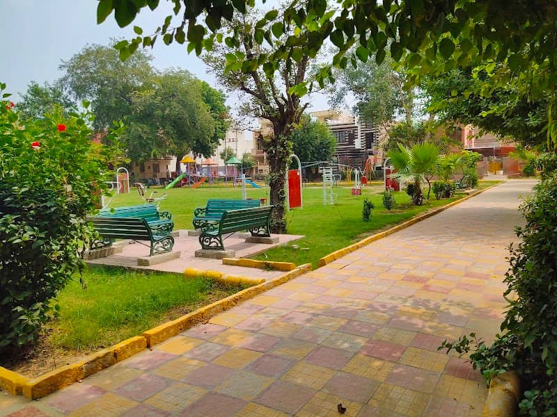 Subhash Nagar Park - Image 1