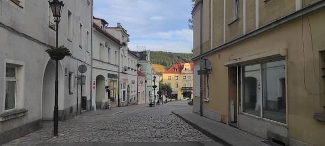 Fontanna na rynku w Dusznikach-Zdroju - Image 2