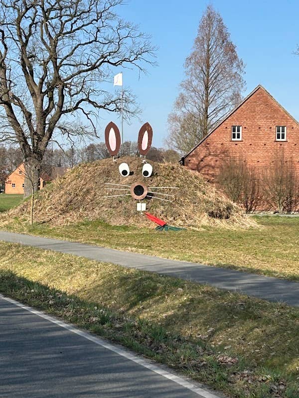 D1 "Dieters Blumenberg" ( Höchste unnatürliche Erhebung im Niederdorf) - Image 1