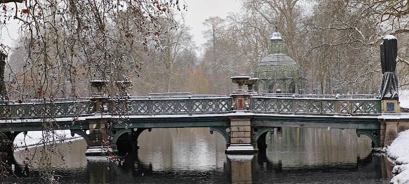 Pont des Grands Hommes - Image 1