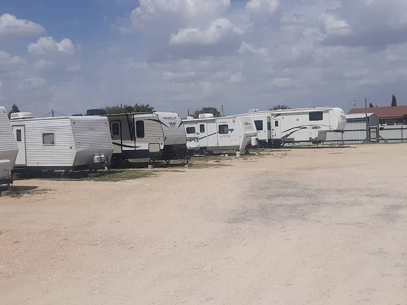 Anas Rv space - Image 1
