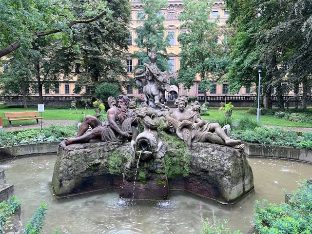 Vier-Flüsse-Brunnen - Image 1