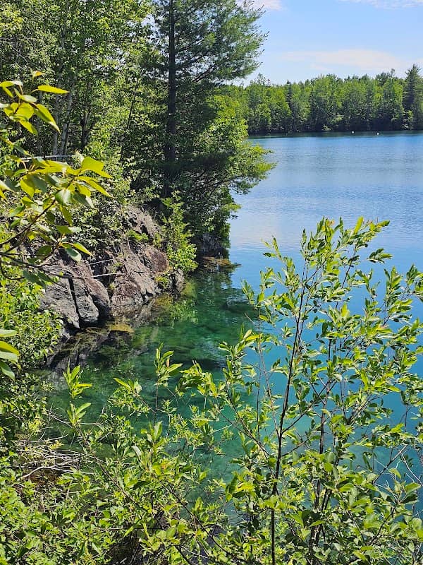 Le Domaine du parc Atlas - Atlas Park Domain - Image 1