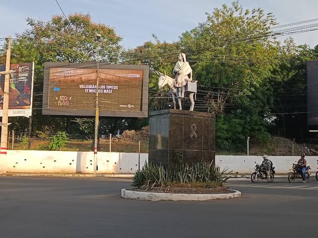 Monumento de la Burrita de Lambaré - Image 1