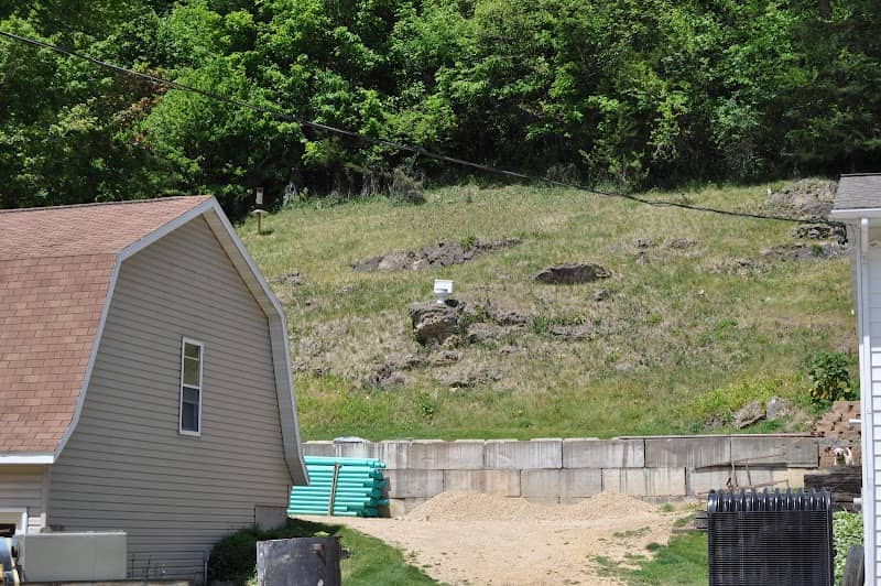 Toilet On The Hill - Image 1