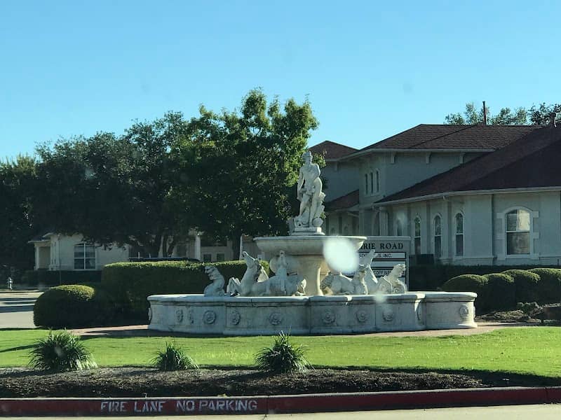 Fountain Park - Image 1