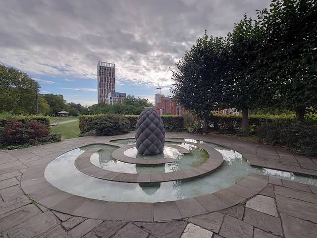 Round Pool - Image 1