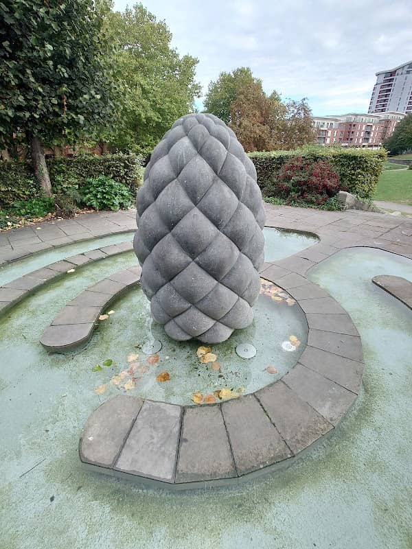 Round Pool - Image 3
