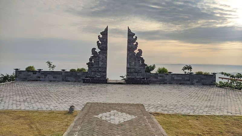 PUNCAK JOWIN TULUNGAGUNG - Image 1