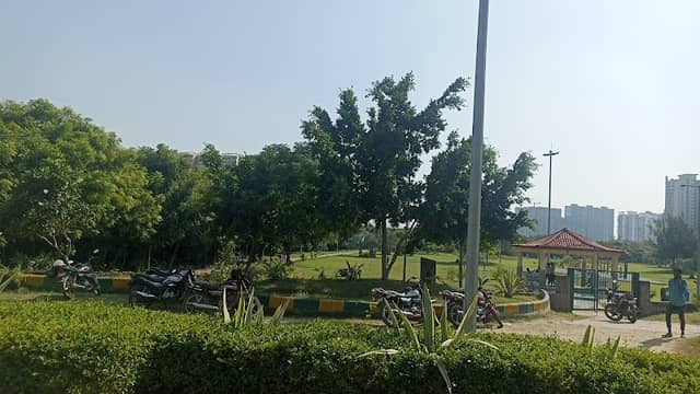 Noida park - Image 1