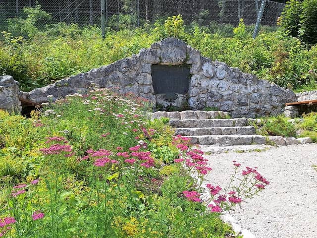 Gedenkbrunnen - Image 1