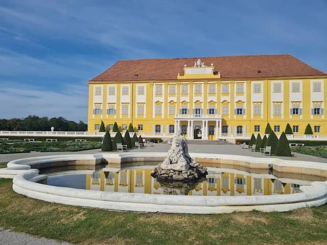 Tierpark Schloss Hof - Image 1